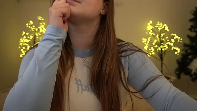 Snapshot of MagicPeachh_ chatting on January 2025 01:36:01 PM MagicPeachh online show from January 2025 01:36:01 PM