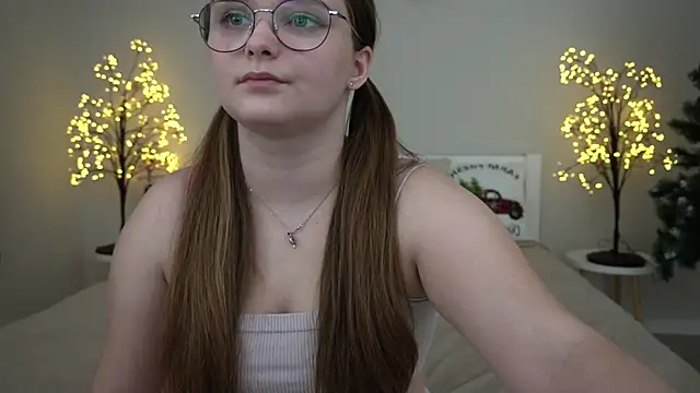 Snapshot of MagicPeachh_ chatting on January 2025 01:53:01 PM MagicPeachh online show from January 2025 01:53:01 PM