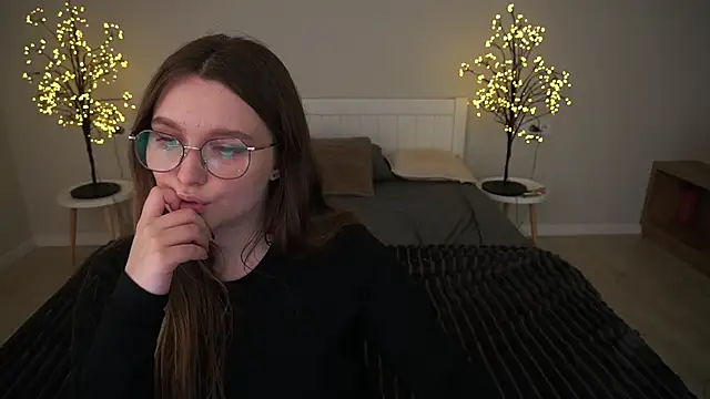 Snapshot of MagicPeachh_ chatting on October 2025 12:35:01 PM MagicPeachh online show from October 2025 12:35:01 PM