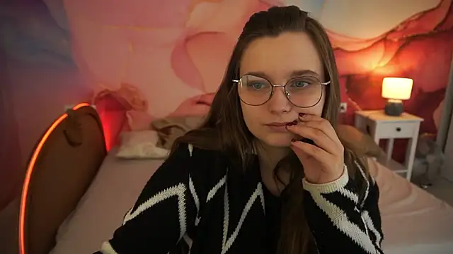 Snapshot of MagicPeachh_ chatting on October 2025 05:59:01 AM MagicPeachh online show from October 2025 05:59:01 AM