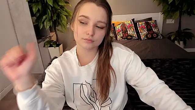 Snapshot of MagicPeachh_ chatting on October 2025 12:47:02 PM MagicPeachh online show from October 2025 12:47:02 PM