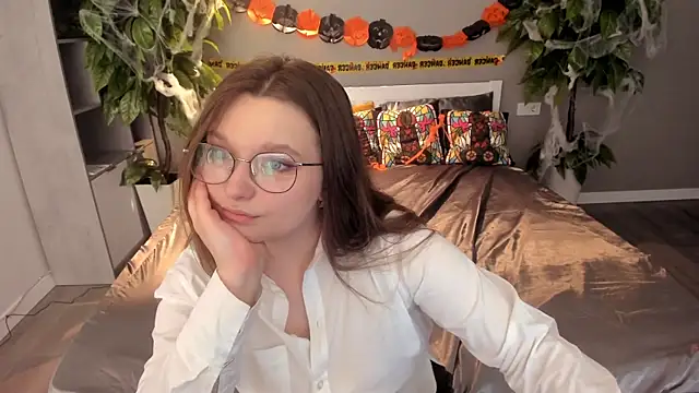 Snapshot of MagicPeachh_ chatting on October 2025 01:34:01 PM MagicPeachh online show from October 2025 01:34:01 PM