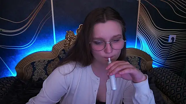 Snapshot of MagicPeachh_ chatting on November 2025 01:45:01 PM MagicPeachh online show from November 2025 01:45:01 PM