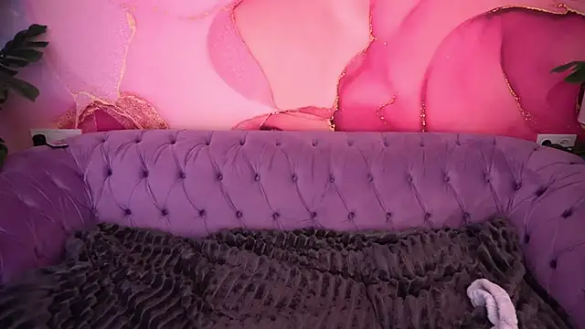 Snapshot of MagicPeachh_ chatting on November 2025 06:56:02 AM MagicPeachh online show from November 2025 06:56:02 AM