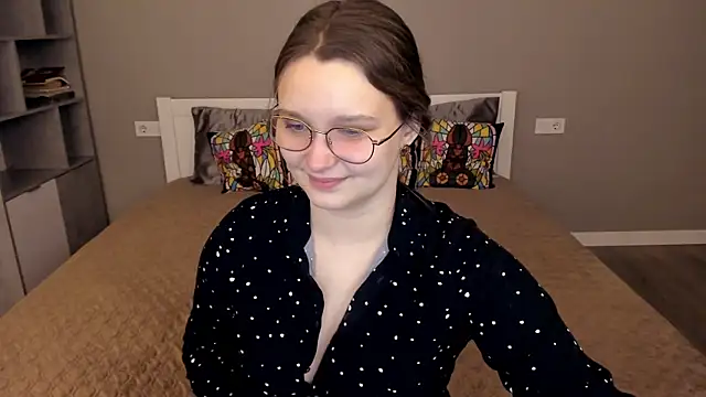 Snapshot of MagicPeachh_ chatting on November 2025 06:46:02 AM MagicPeachh online show from November 2025 06:46:02 AM