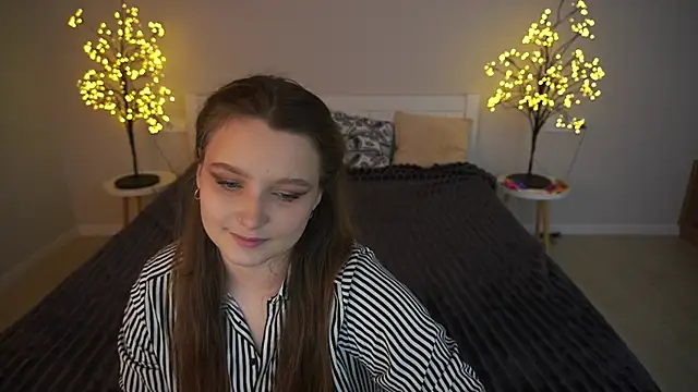 Snapshot of MagicPeachh_ chatting on December 2025 01:38:02 PM MagicPeachh online show from December 2025 01:38:02 PM