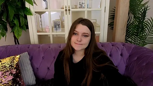 MagicPeachh  online show from April 2026 01:00:02 PM