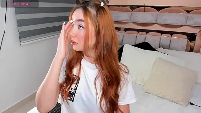 Snapshot of CamiiLovers chatting on January 2025 01:29:01 AM CamiiLovers online show from January 2025 01:29:01 AM