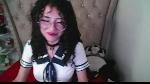 Snapshot of CherieCurl chatting on November 2025 10:54:02 PM CherieCurl online show from November 2025 10:54:02 PM