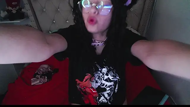 Snapshot of CherieCurl chatting on November 2025 12:48:02 PM CherieCurl online show from November 2025 12:48:02 PM