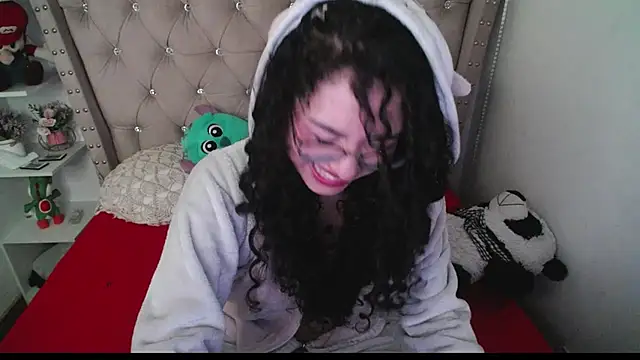 Snapshot of CherieCurl chatting on November 2025 02:41:02 PM CherieCurl online show from November 2025 02:41:02 PM