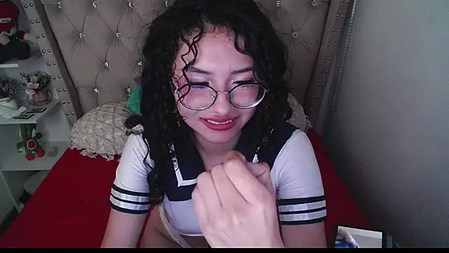 Snapshot of CherieCurl chatting on November 2025 02:47:02 AM CherieCurl online show from November 2025 02:47:02 AM