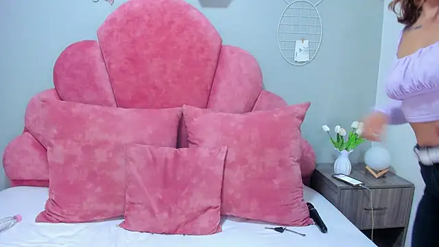 Snapshot of LilithSmith_ chatting on February 2025 11:39:02 AM LilithSmith online show from February 2025 11:39:02 AM