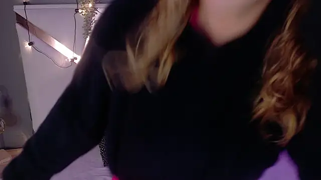 Snapshot of LilithSmith_ chatting on November 2025 11:42:01 AM LilithSmith online show from November 2025 11:42:01 AM