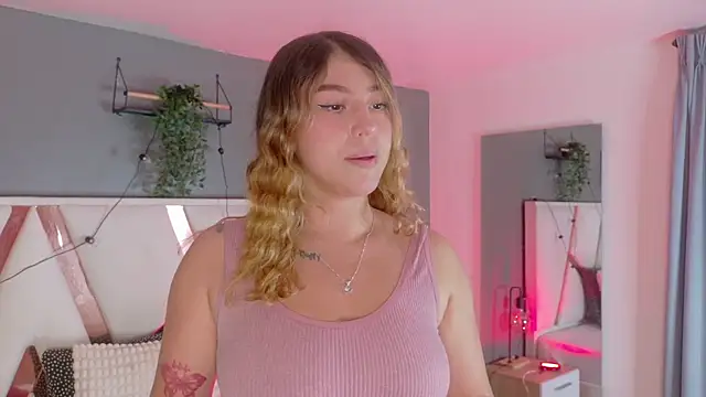 Snapshot of LilithSmith_ chatting on November 2025 11:43:02 AM LilithSmith online show from November 2025 11:43:02 AM