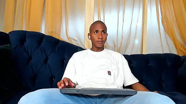 Snapshot of Ethan_Fox11 chatting on February 2025 01:59:02 PM Ethan Fox11 online show from February 2025 01:59:02 PM