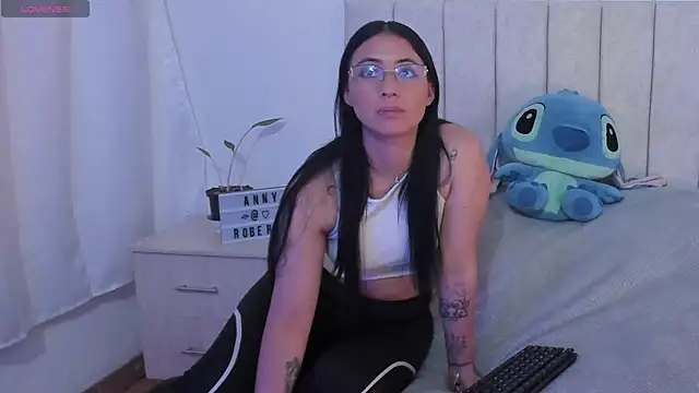 Snapshot of anny_roberts chatting on December 2025 08:26:01 PM anny roberts online show from December 2025 08:26:01 PM