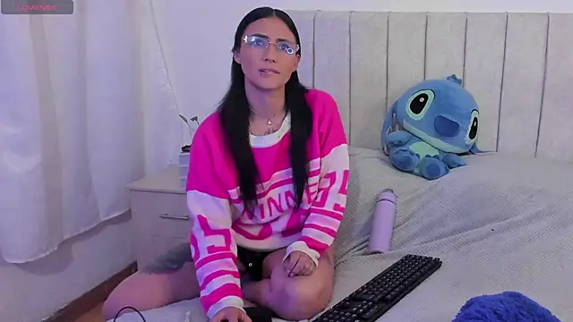 Snapshot of anny_roberts chatting on December 2025 09:11:01 PM anny roberts online show from December 2025 09:11:01 PM