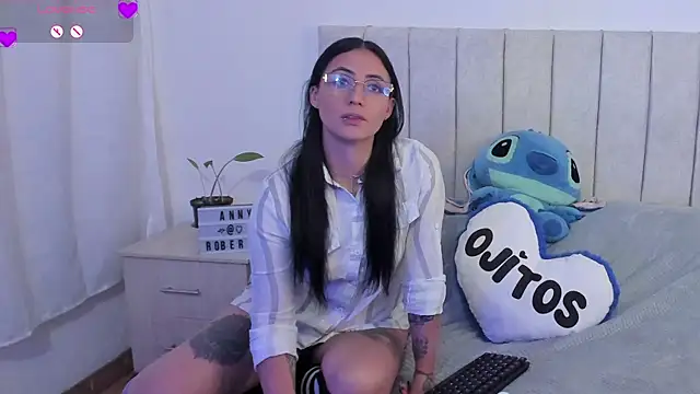 Snapshot of anny_roberts chatting on December 2025 11:02:01 PM anny roberts online show from December 2025 11:02:01 PM