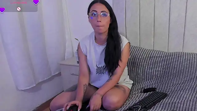 Snapshot of anny_roberts chatting on January 2026 11:28:01 PM anny roberts online show from January 2026 11:28:01 PM