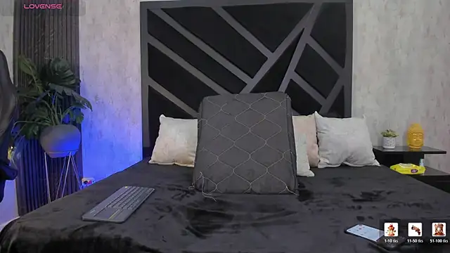 Johan Williams 07 online show from July 2026 12:12:01 AM