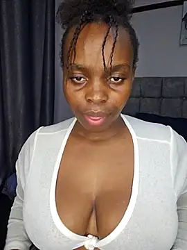 Snapshot of freaky_j_ chatting on December 2025 08:03:01 PM freaky j online show from December 2025 08:03:01 PM