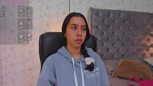 Snapshot of MissSussy chatting on November 2025 11:43:02 AM MissSussy online show from November 2025 11:43:02 AM