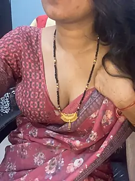 Snapshot of Spicy_sari_girl chatting on February 2025 03:04:02 PM Spicy sari girl online show from February 2025 03:04:02 PM