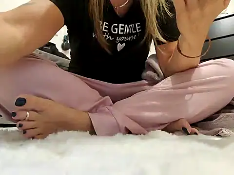 Snapshot of sweethotmilf888 chatting on March 2025 08:16:01 PM sweethotmilf888 online show from March 2025 08:16:01 PM