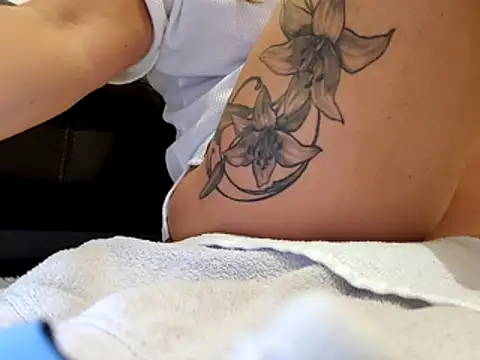 Snapshot of sweethotmilf888 chatting on November 2025 02:04:01 PM sweethotmilf888 online show from November 2025 02:04:01 PM