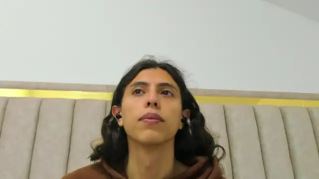 FreyaMoller online show from April 2026 07:05:02 PM