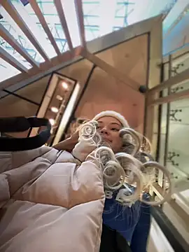 Snapshot of Times__Square chatting on December 2024 07:18:02 AM Times Square online show from December 2024 07:18:02 AM