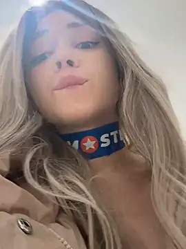 Snapshot of Times__Square chatting on December 2024 08:07:02 AM Times Square online show from December 2024 08:07:02 AM