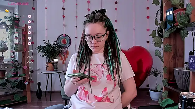 Snapshot of alisahug chatting on February 2025 05:19:02 AM alisahug online show from February 2025 05:19:02 AM