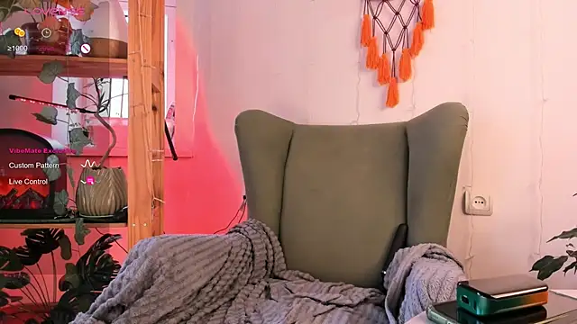 Snapshot of alisahug chatting on March 2025 08:40:01 AM alisahug online show from March 2025 08:40:01 AM