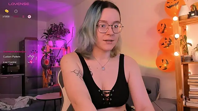 Snapshot of alisahug chatting on October 2025 10:59:01 AM alisahug online show from October 2025 10:59:01 AM