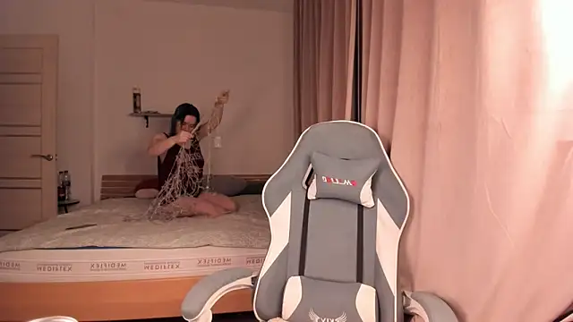 Snapshot of alisahug chatting on November 2025 02:54:01 PM alisahug online show from November 2025 02:54:01 PM