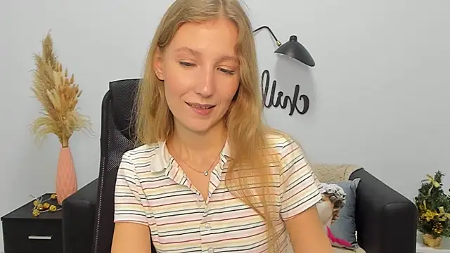 Snapshot of LolaWilsons chatting on December 2024 01:19:02 PM LolaWilsons online show from December 2024 01:19:02 PM