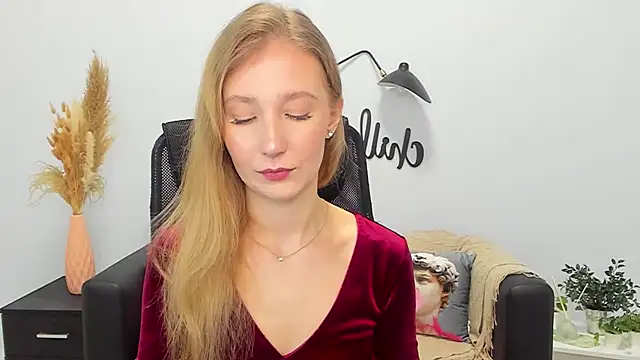 Snapshot of LolaWilsons chatting on January 2025 10:11:02 AM LolaWilsons online show from January 2025 10:11:02 AM