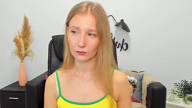 Snapshot of LolaWilsons chatting on January 2025 12:16:01 PM LolaWilsons online show from January 2025 12:16:01 PM