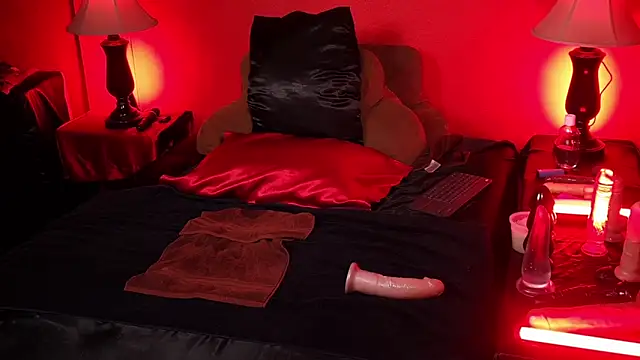 JenniferCD online show from November 2025 06:12:01 PM