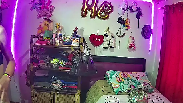 Snapshot of alexxa_dirty chatting on January 2025 04:00:02 PM alexxa dirty online show from January 2025 04:00:02 PM