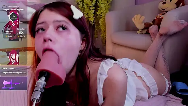 Snapshot of Frie_Moor chatting on December 2024 08:37:02 PM Frie Moor online show from December 2024 08:37:02 PM