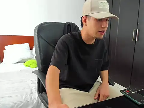 Chandler ken online show from October 2025 04:24:02 PM