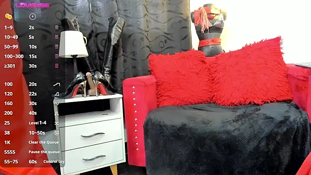 Snapshot of LiaTaylorr chatting on December 2024 12:19:02 PM LiaTaylorr online show from December 2024 12:19:02 PM