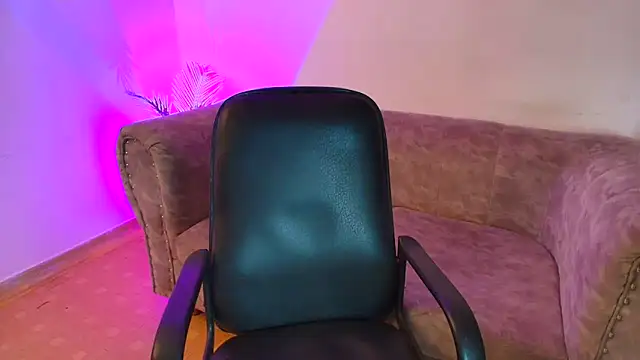 Snapshot of Susana_hank2 chatting on November 2025 11:27:01 PM Susana hank2 online show from November 2025 11:27:01 PM