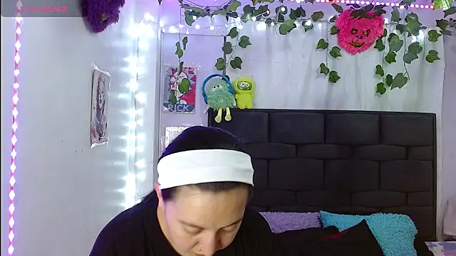 the lesbian game online show from April 2026 07:19:01 PM
