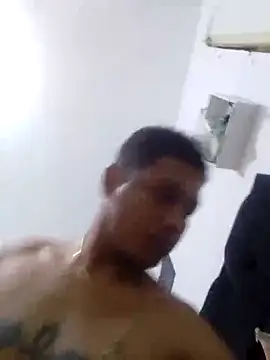 Snapshot of Derecckk chatting on September 2025 06:46:01 AM Derecckk online show from September 2025 06:46:01 AM