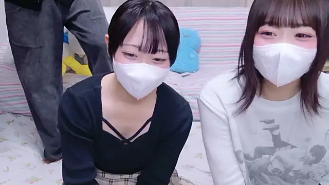 Mia--meow online show from November 2025 11:56:02 AM