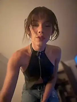 Snapshot of Carlita_cute chatting on December 2024 01:37:02 AM Carlita cute online show from December 2024 01:37:02 AM